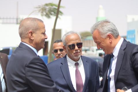 وزير مغربي يزور ميناء نواكشوط المستقل رفقة وزير الشؤون الاقتصادية و وفد من رجال الأعمال